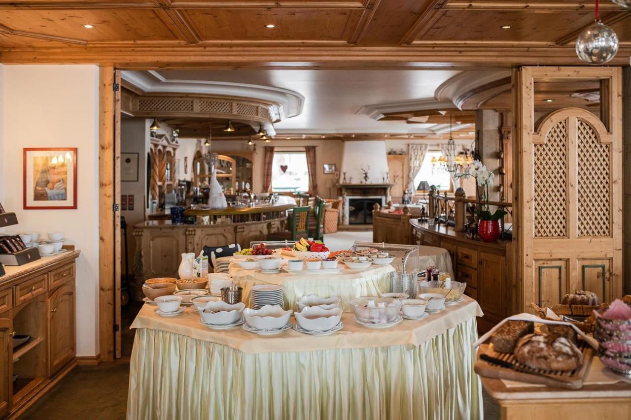 Bed & Breakfast Hotel Guggis Zürs 외부 사진