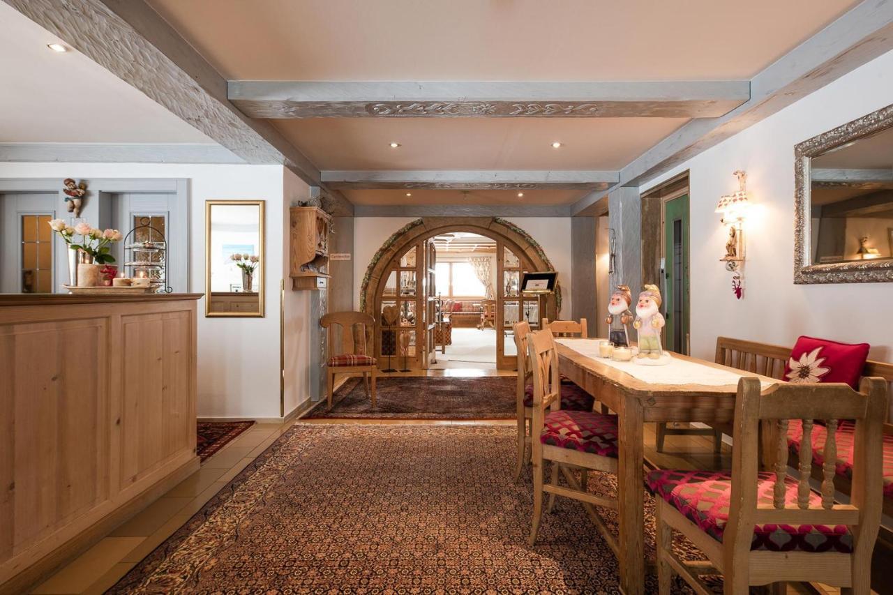 Bed & Breakfast Hotel Guggis Zürs 외부 사진